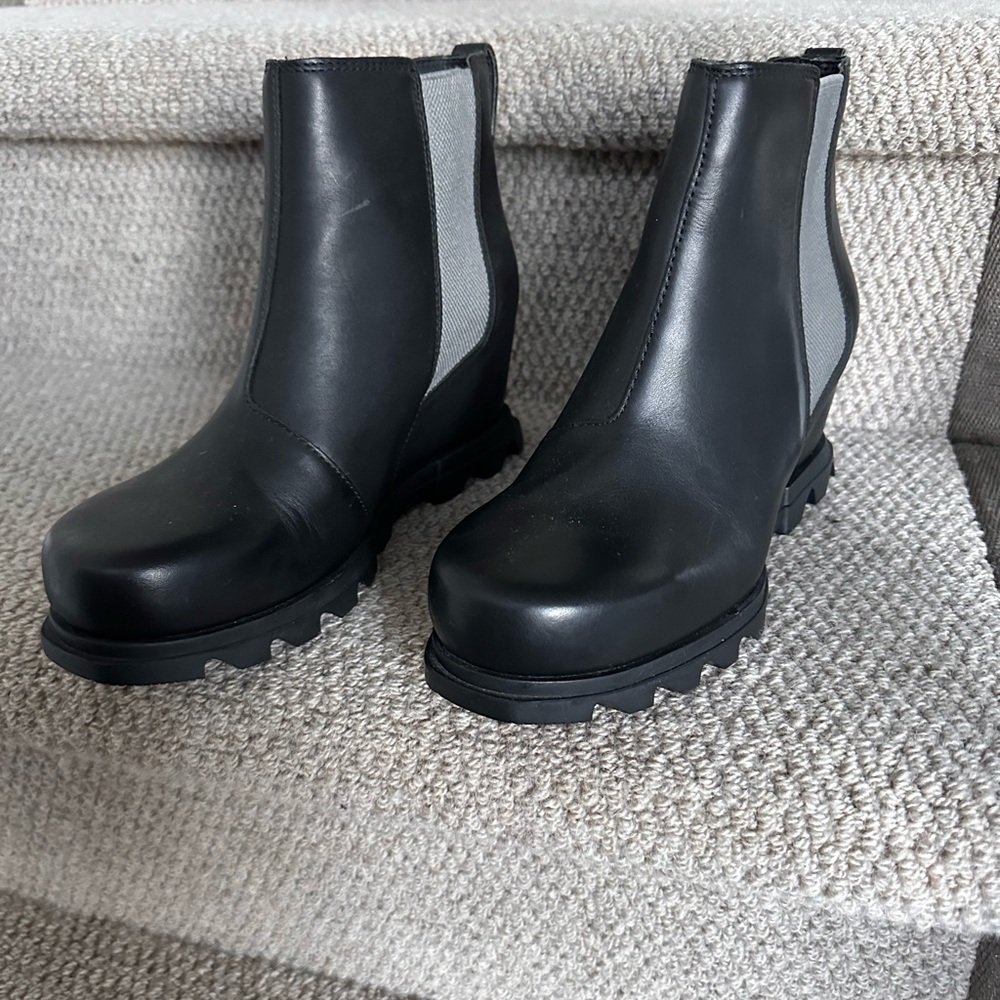 Black Leather Chelsea Boots